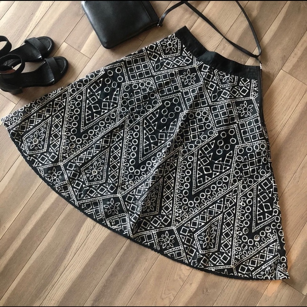Banana republic embroidered skirt